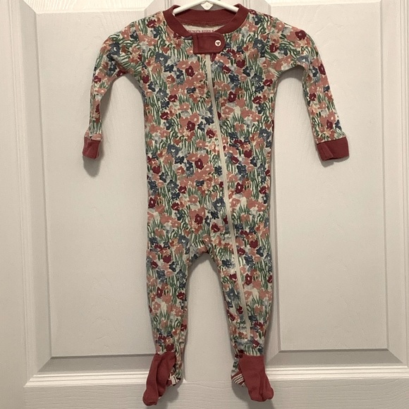 Burt's Bees Baby Other - Burt’s Bees Baby floral sleeper